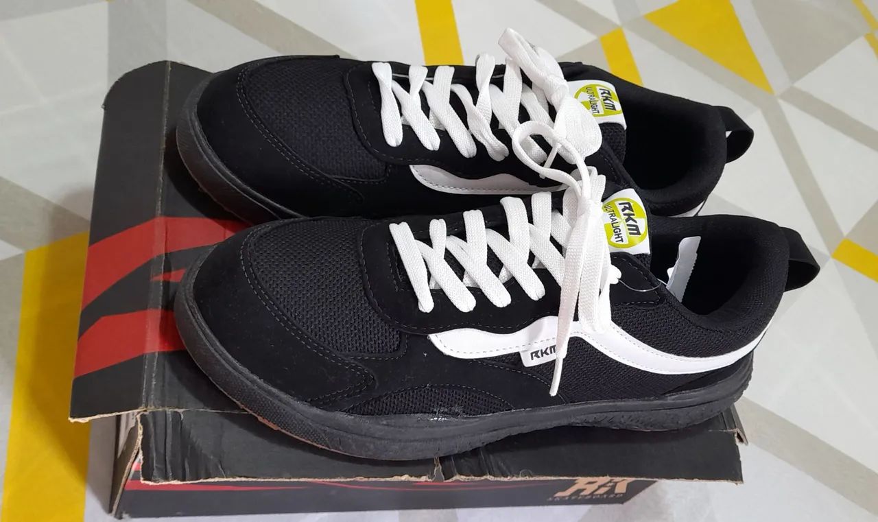 Tênis RKM Ultralight Preto com Branco - Foto 4