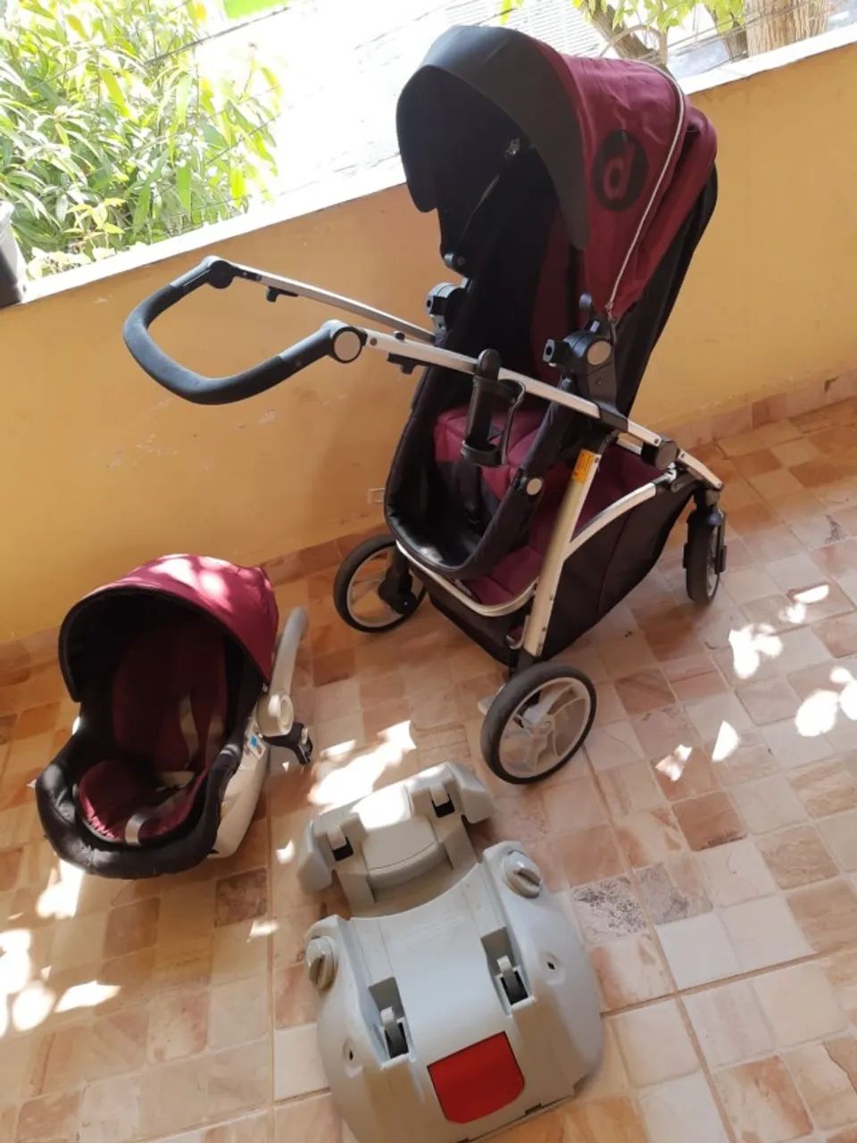 Carrinho De Bebê Maly + Bebê Conforto Cocoon Dzieco + Base Preto/Vinho - Foto 3