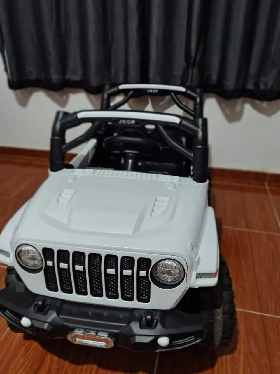 Jeep Wrangler Elétrico Infantil - Joop - Branco