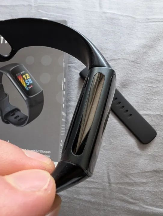 Smartwatch Fitbit Charge 5 - Problema Bateria - Foto 4