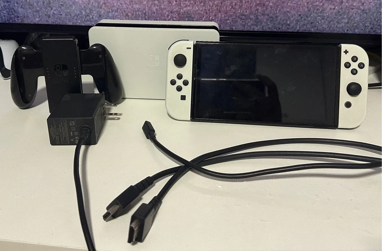 Nintendo Switch OLED Branco - Completo!