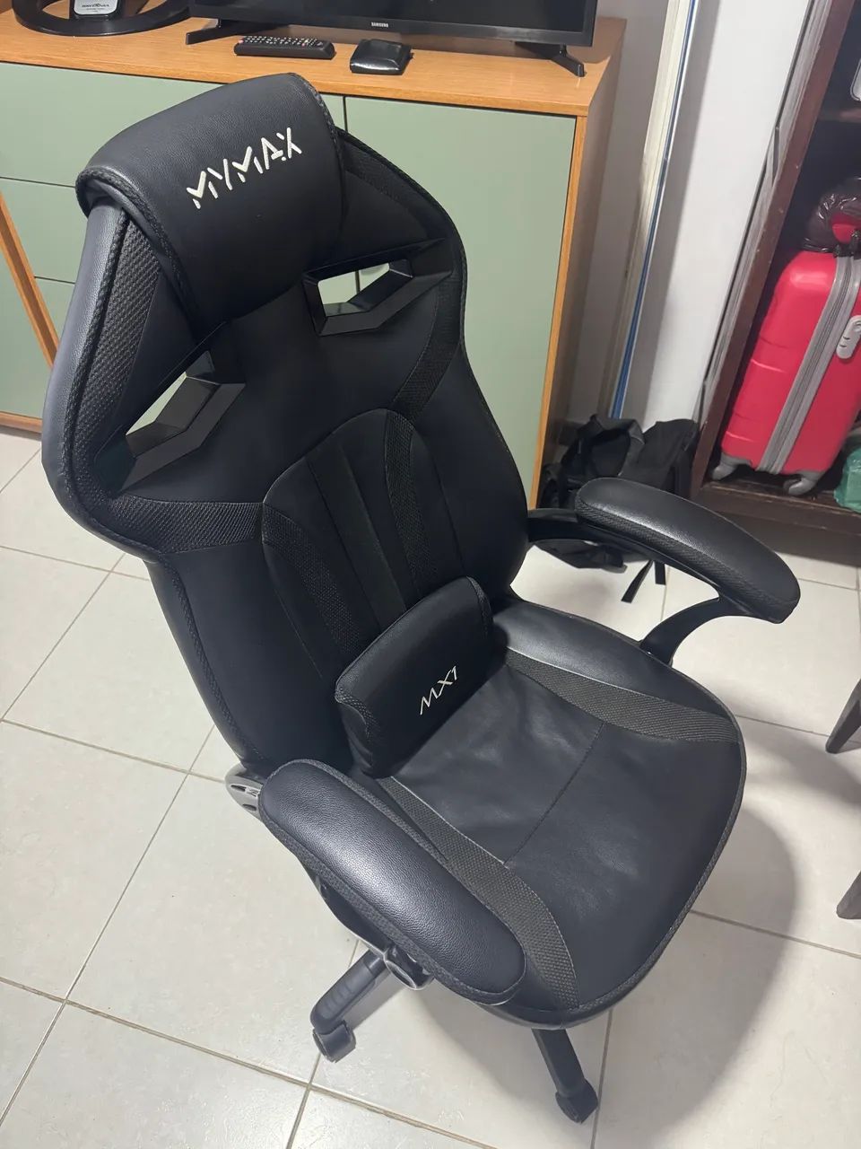 MyMax Gaming Chair - Black