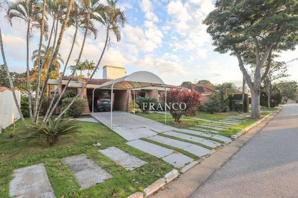 Casa com 3 dormitórios para alugar, 231 m² - Condomínio Vale do Sol - Tremembé/SP