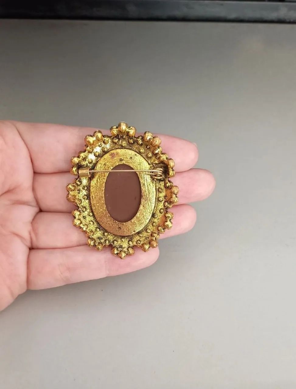 Broche de Camafeu Dourado Strass (novo) - Foto 5