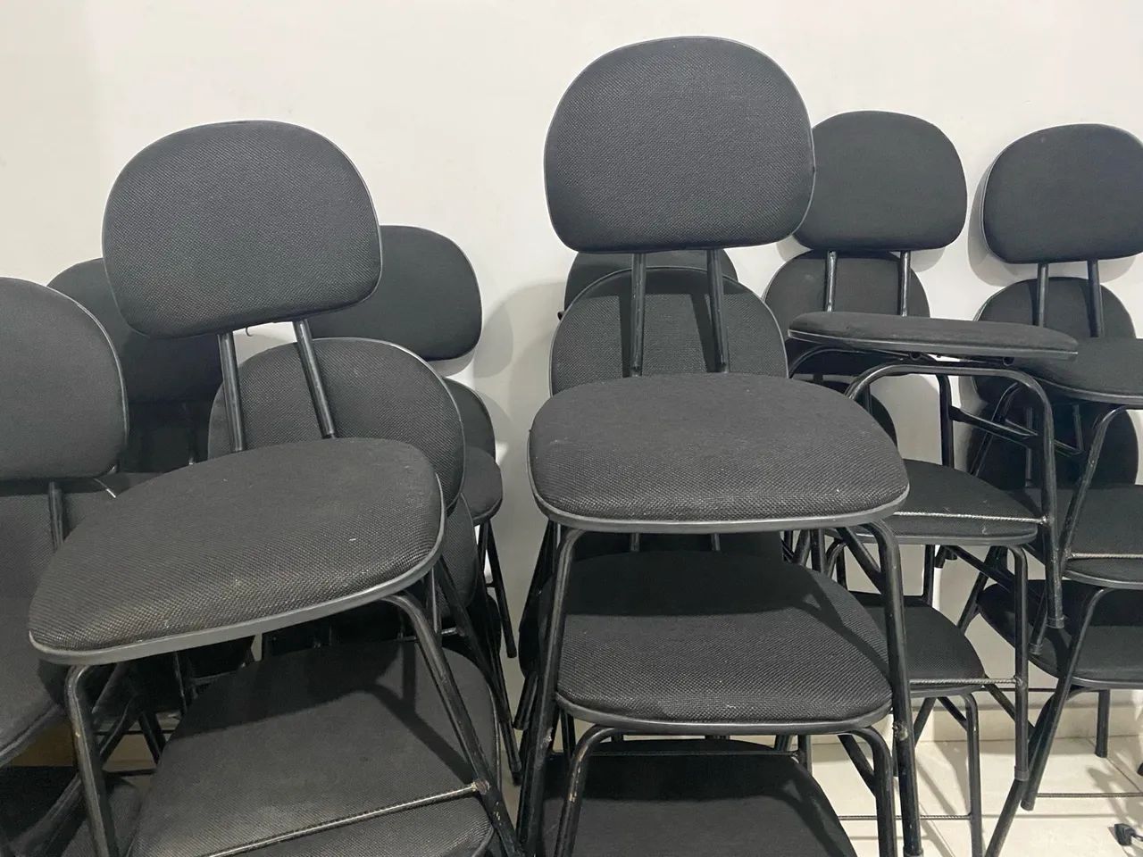 Vendo cadeiras para igrejas e empresas - Foto 2