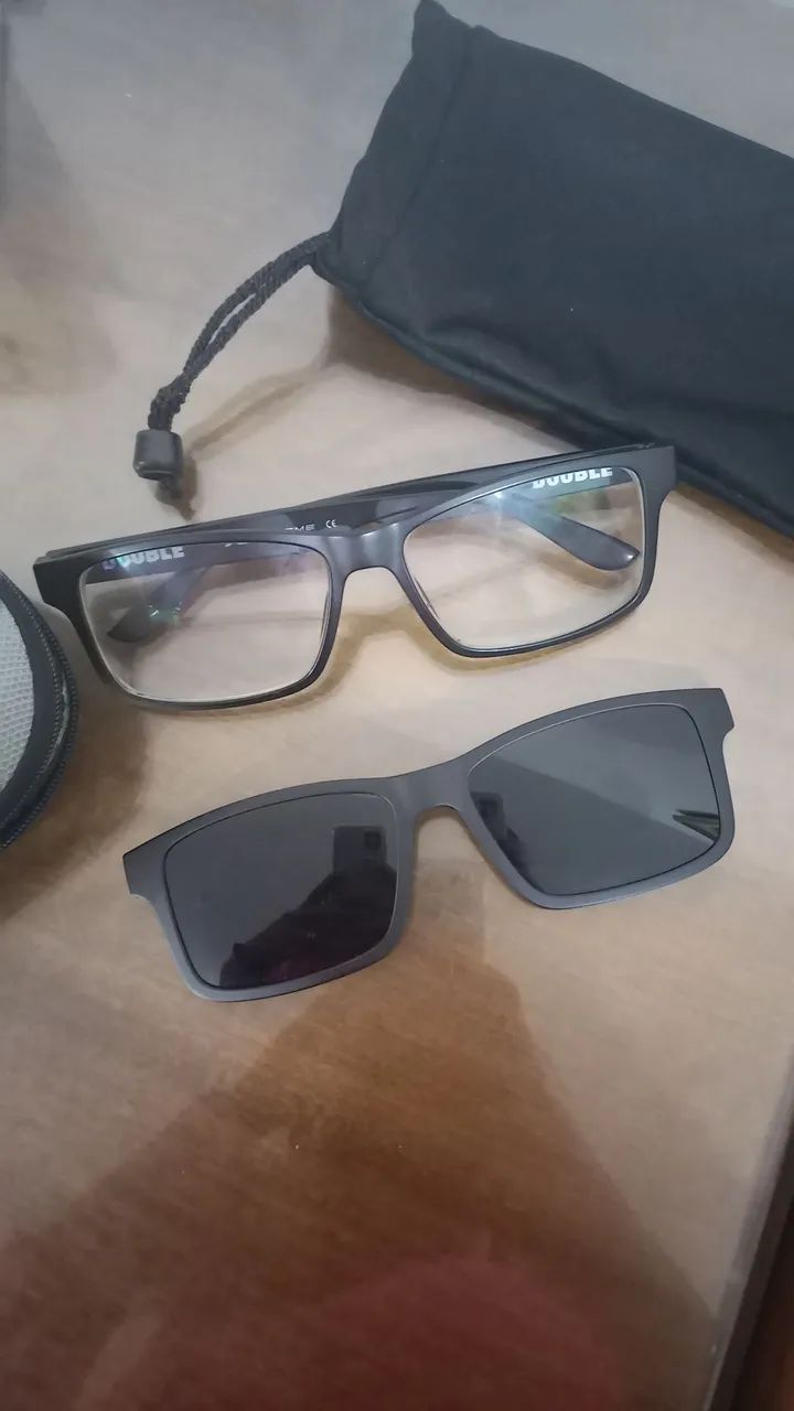 Óculos Clipon duble com lentes transparentes e lentes escuras