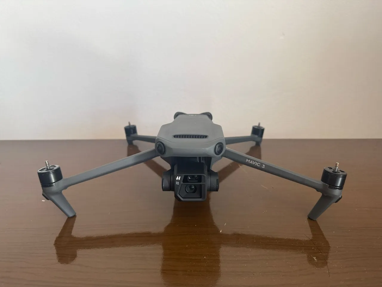DJI Mavic 3 - Drone Profissional