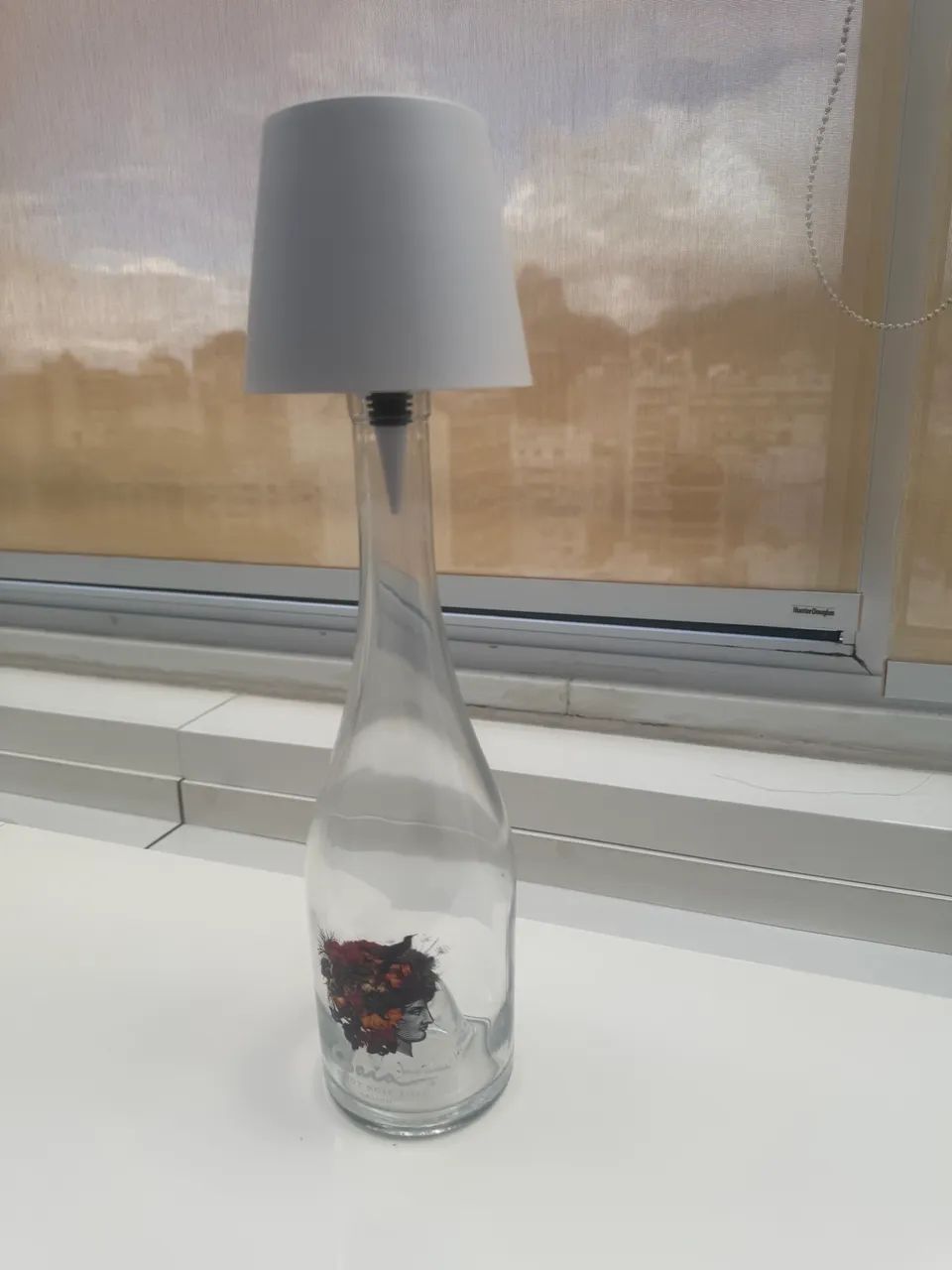 Abajur de led e garrafa