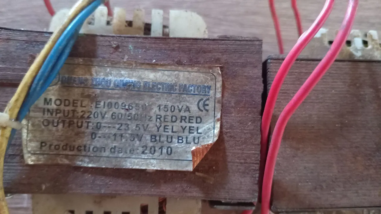 Transformador 150VA 220V - 2 Saídas