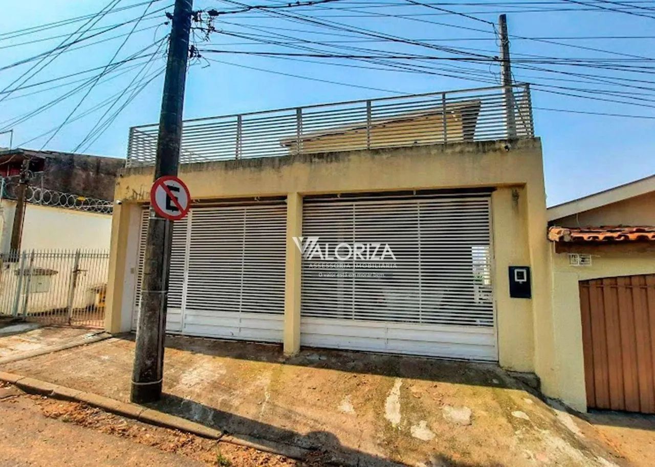 Casa com 5 quartos para alugar, 270 m² por R$ 4.698/mês - Vila Hortência - Sorocaba/SP
