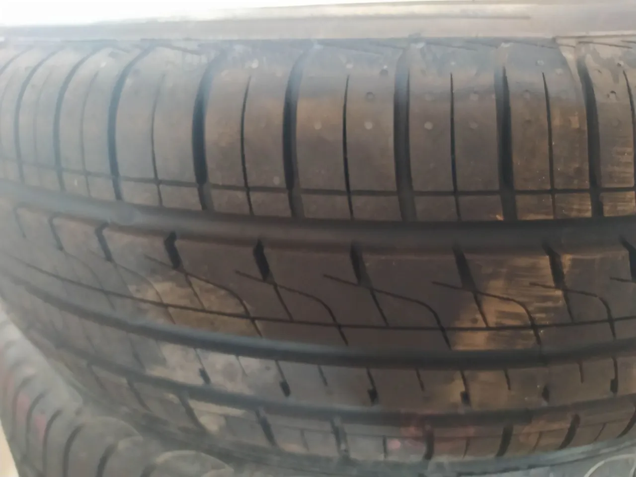 Pneu NOVO aro 14