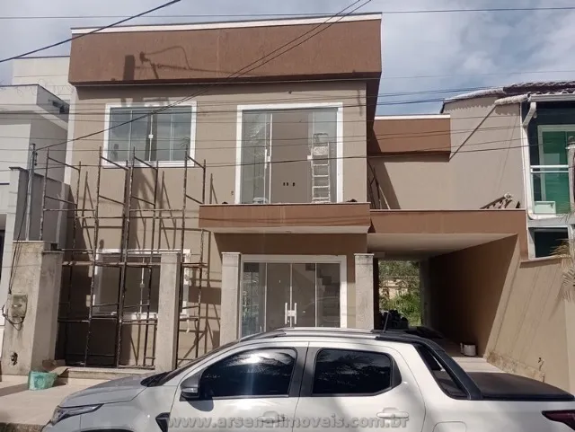 Arsenal Imóveis vende-Atenção Duplex com 3 quartos,4 varandas, quintal grande,2 vagas.