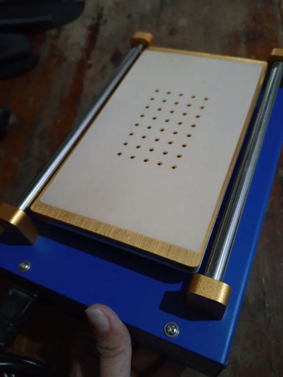 Separador de tela de celular 