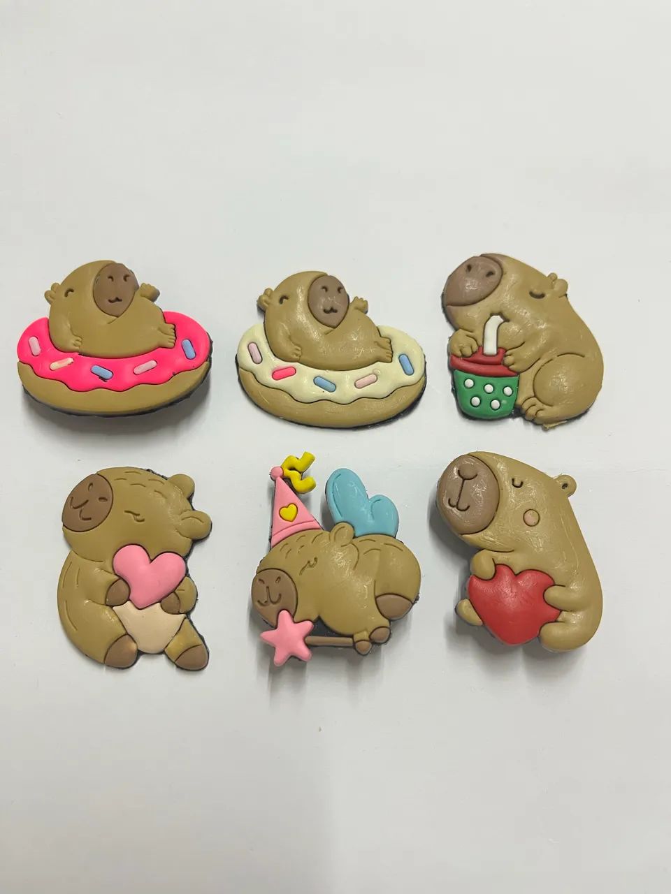 Botons para crocs/ pins / jibbitz para Babuches tema capivara com 6 apliques 