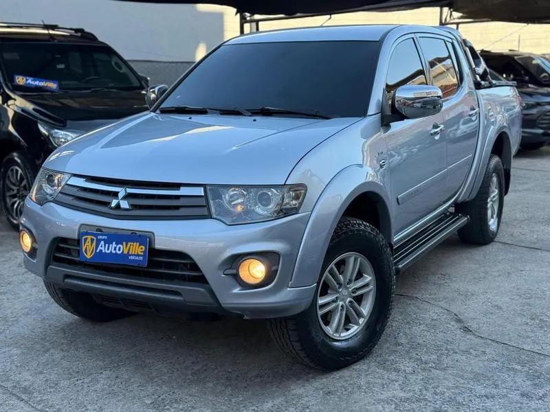 MITSUBISHI L-200 TRITON 4X4 HPE 3.2 CD AUTOMATICO 2016