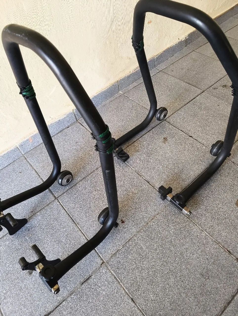 Cavalete para motos traseiro e dianteiro 