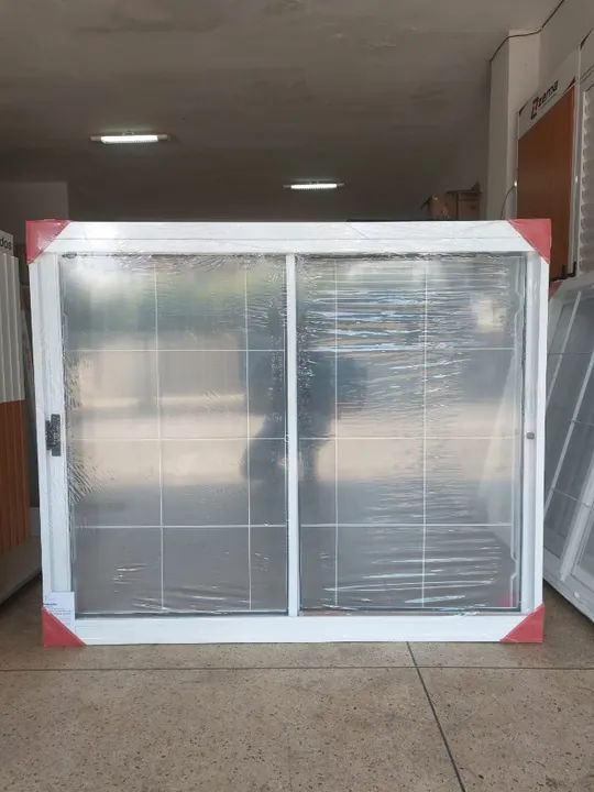Janela c/ Vidro e Grade 