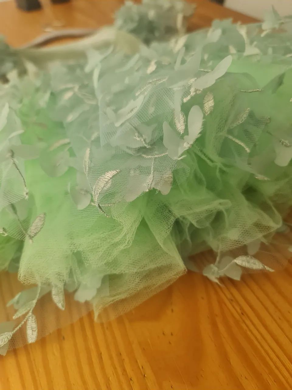 Fantasia - Vestido Infantil Verde com Detalhes de Borboletas - 4/5 anos - Foto 3