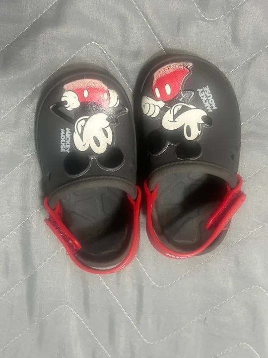 Crocs tamanho 20
