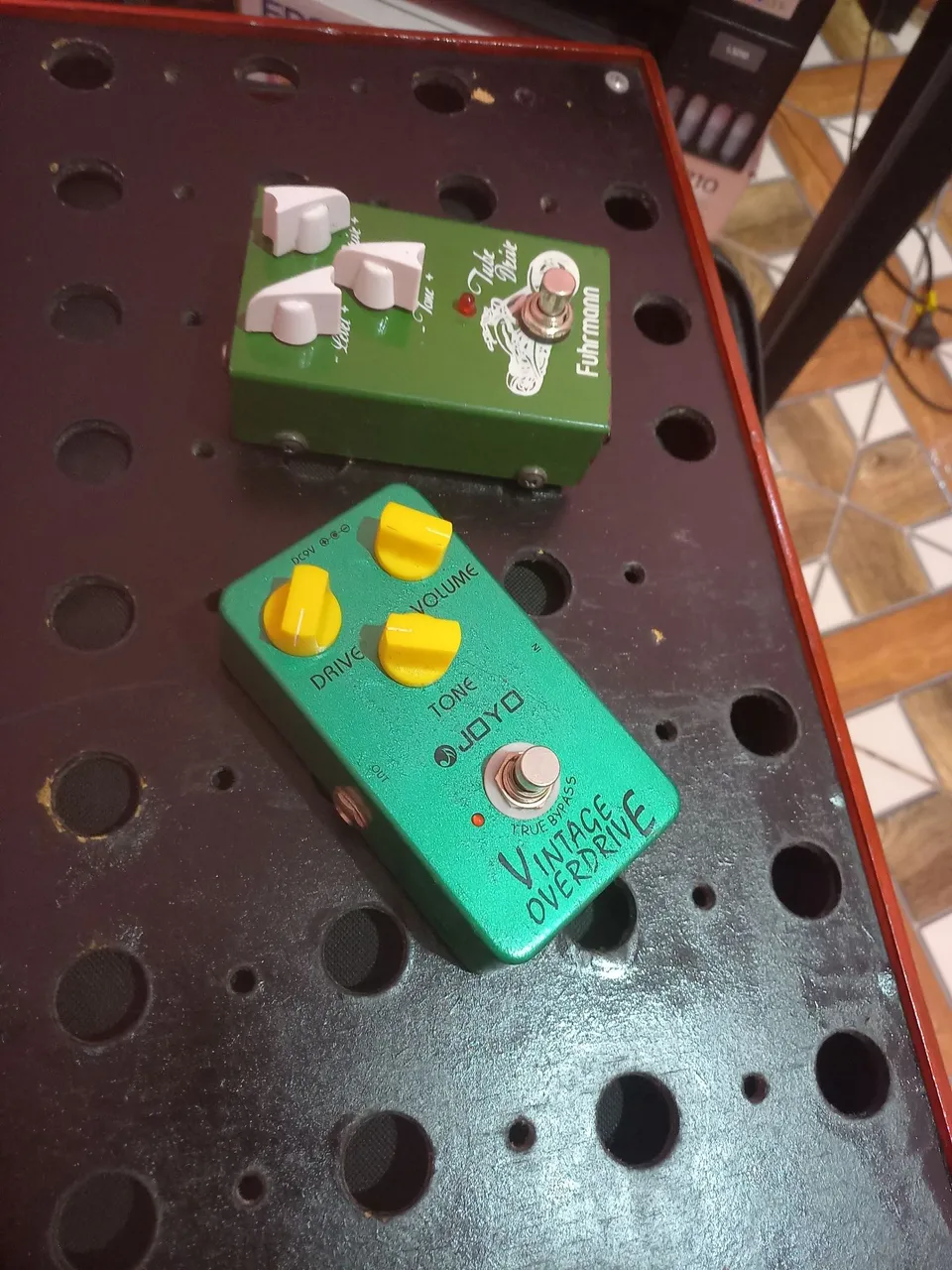 Pedal de Overdrive Vintage JOYO e tube drive FUHRMANN 