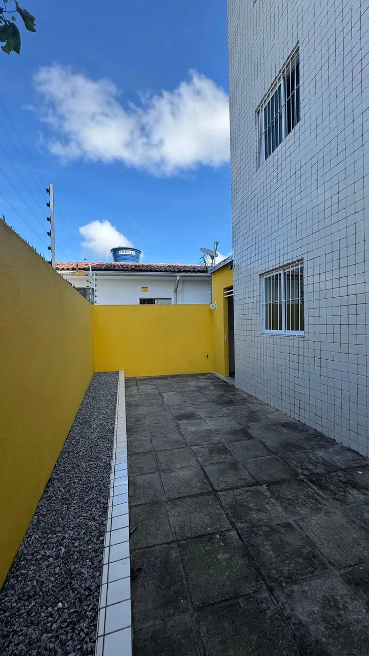 Apartamento térreo com área privativa no Cristo