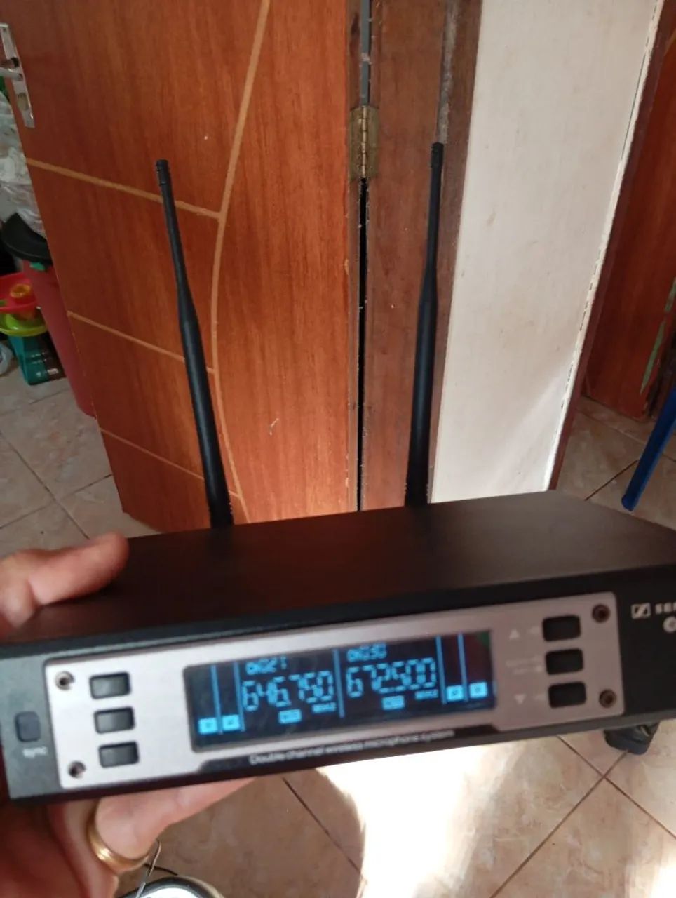Vendo Microfone Sem fio Duplo  - Foto 2