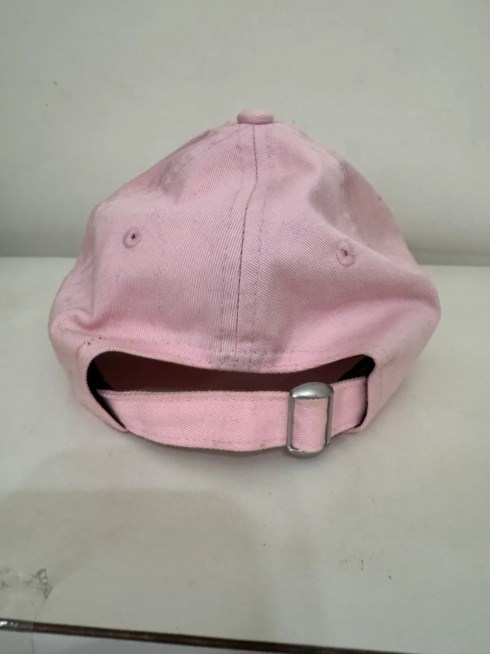Boné New Era 9TWENTY NY Yankees Rosa (Original) - Aba Curva - Foto 4