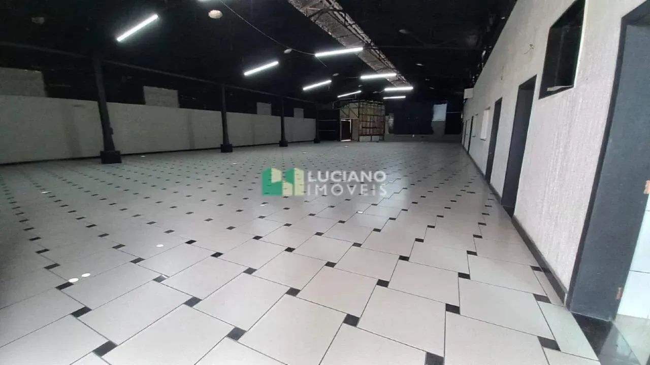 Excepcional Galpão de 1035m² de área coberta no Bairro Santa Mônica