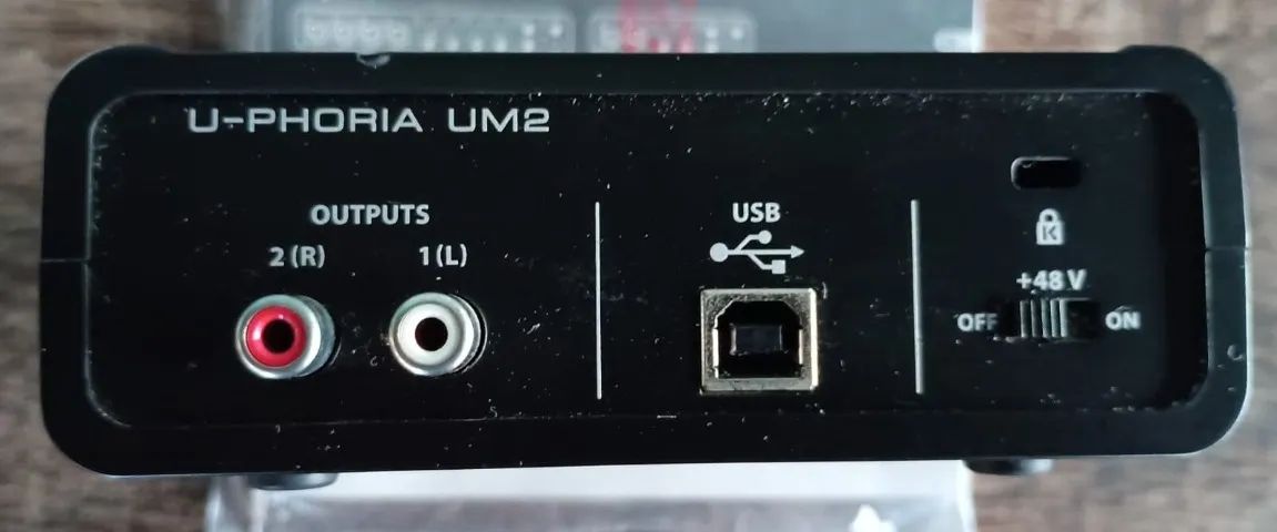 Interface de Áudio Behringer UM2  - Foto 5