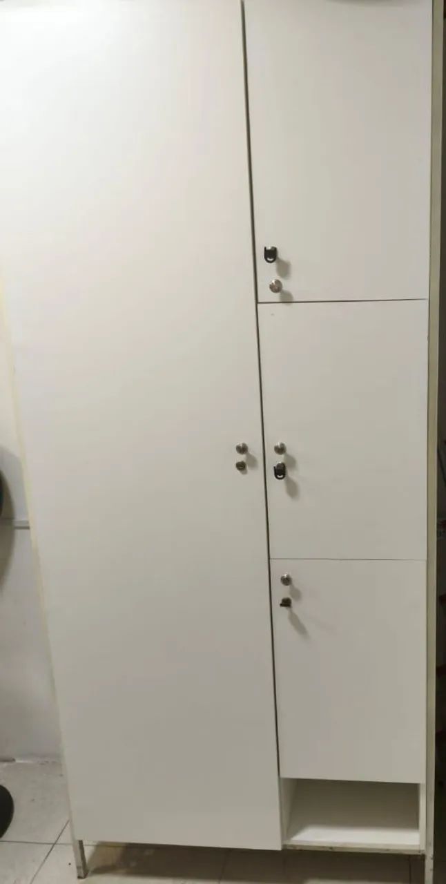 Armário multiuso 