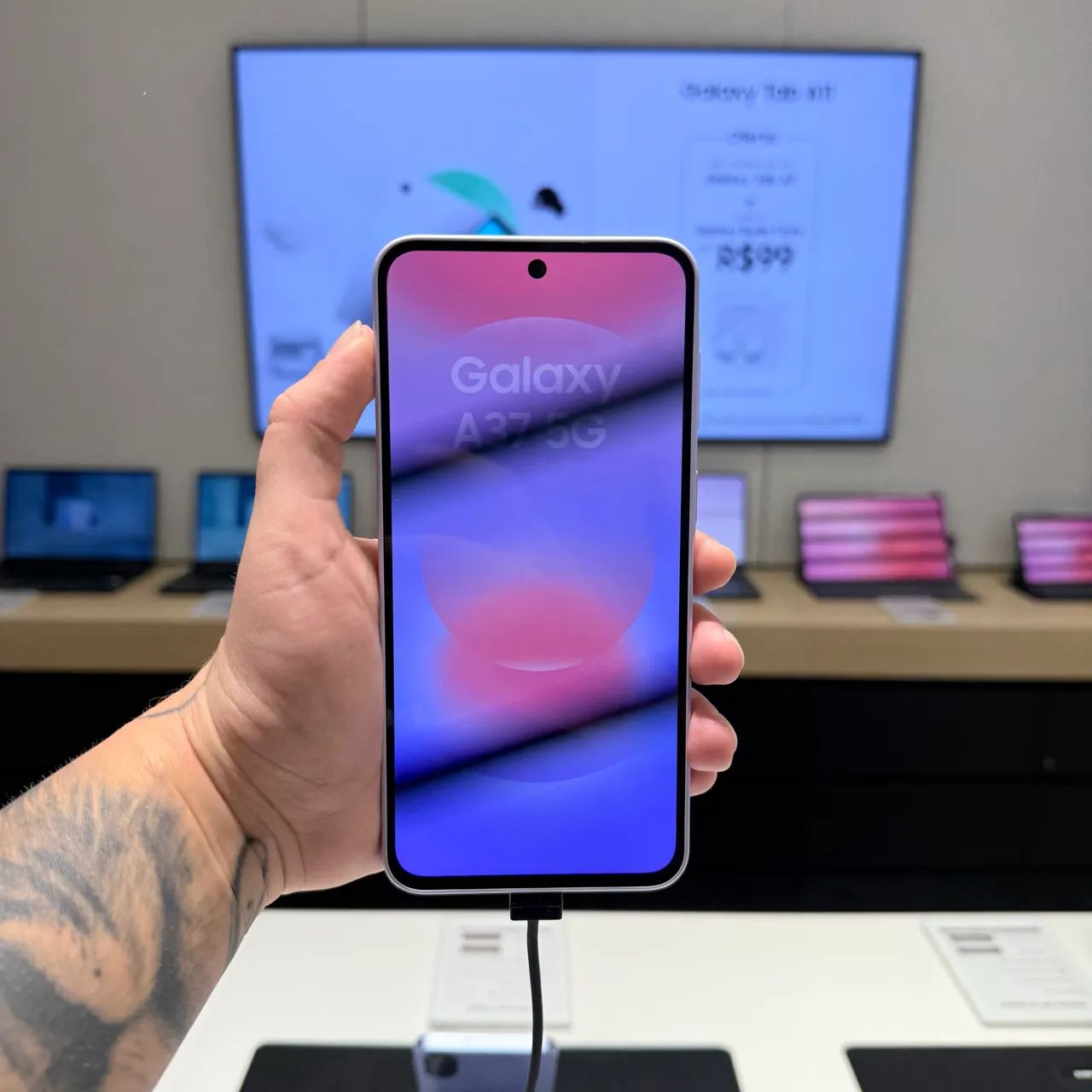 Celular Samsung Galaxy A37 - Foto 2
