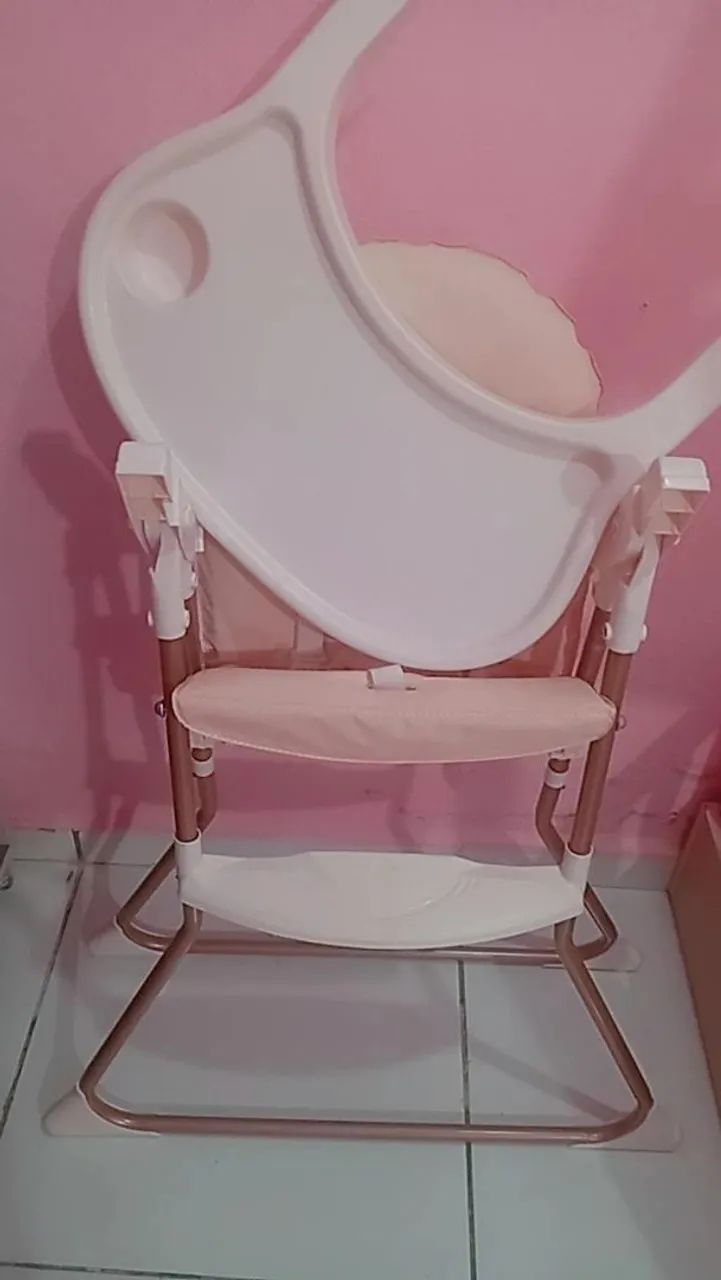 Cadeira de alimentação semi nova  - Foto 3