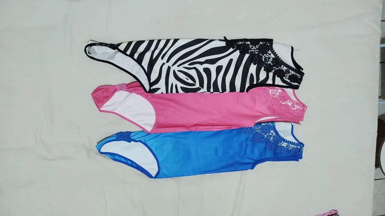 Kit bodys de malha com renda colorido
