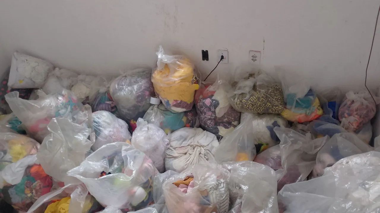 Vendo estoque de roupa nova