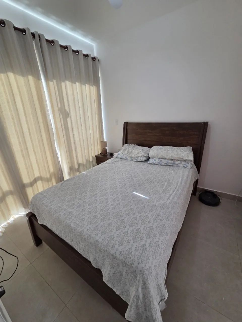 Cama de casal com colchão 