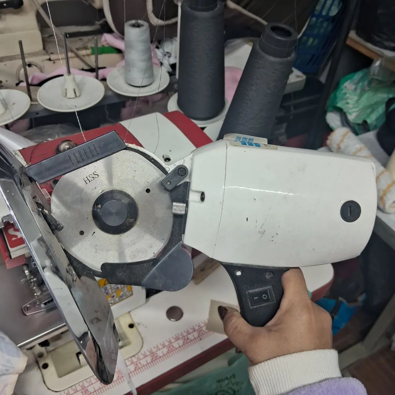 Máquina de cortar tecido  - Foto 4