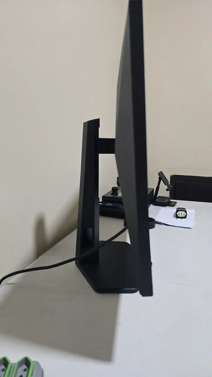 Monitor Gamer AOC 27" - Foto 2