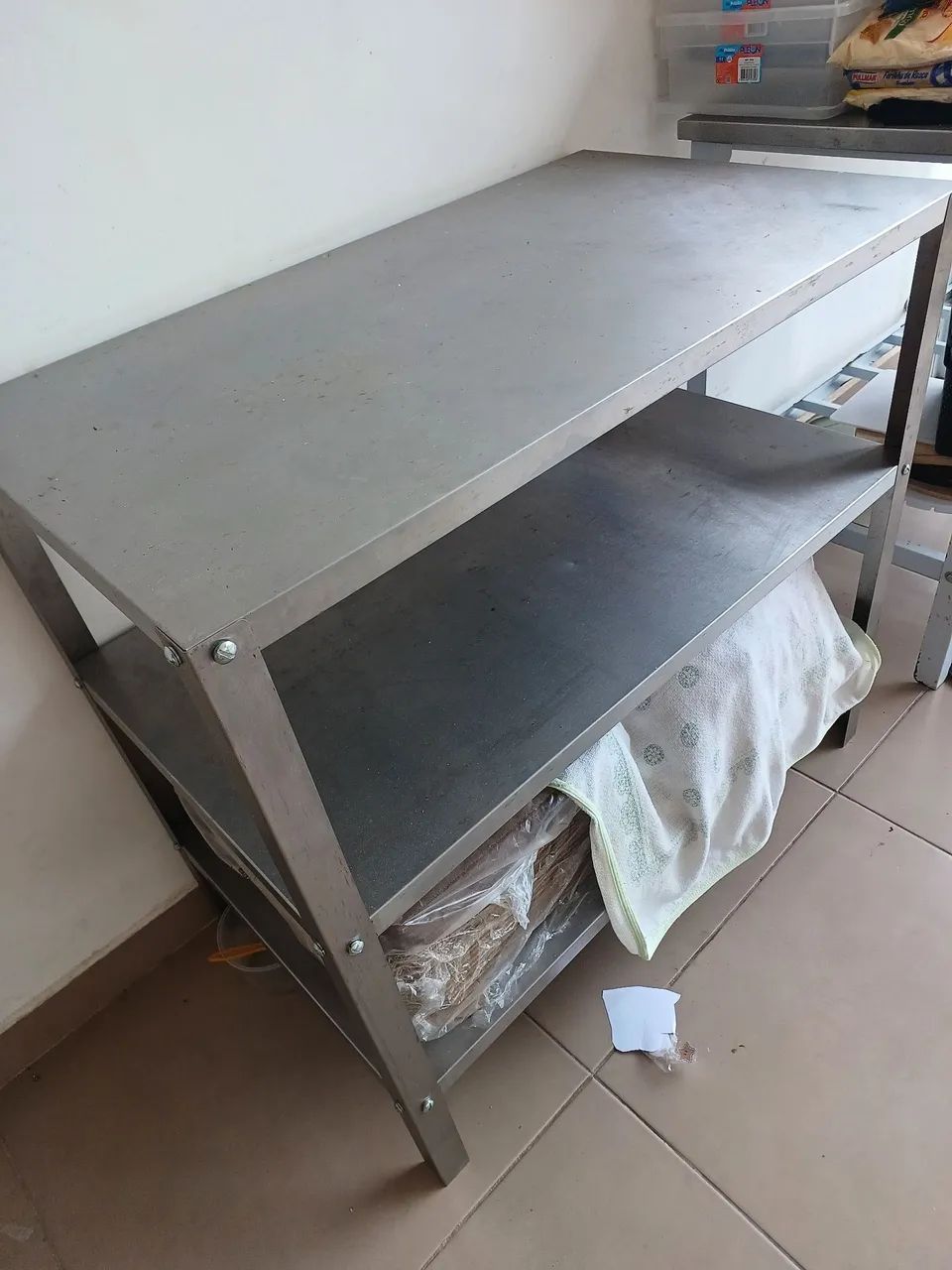 Mesa inox três prateleiras - Foto 2
