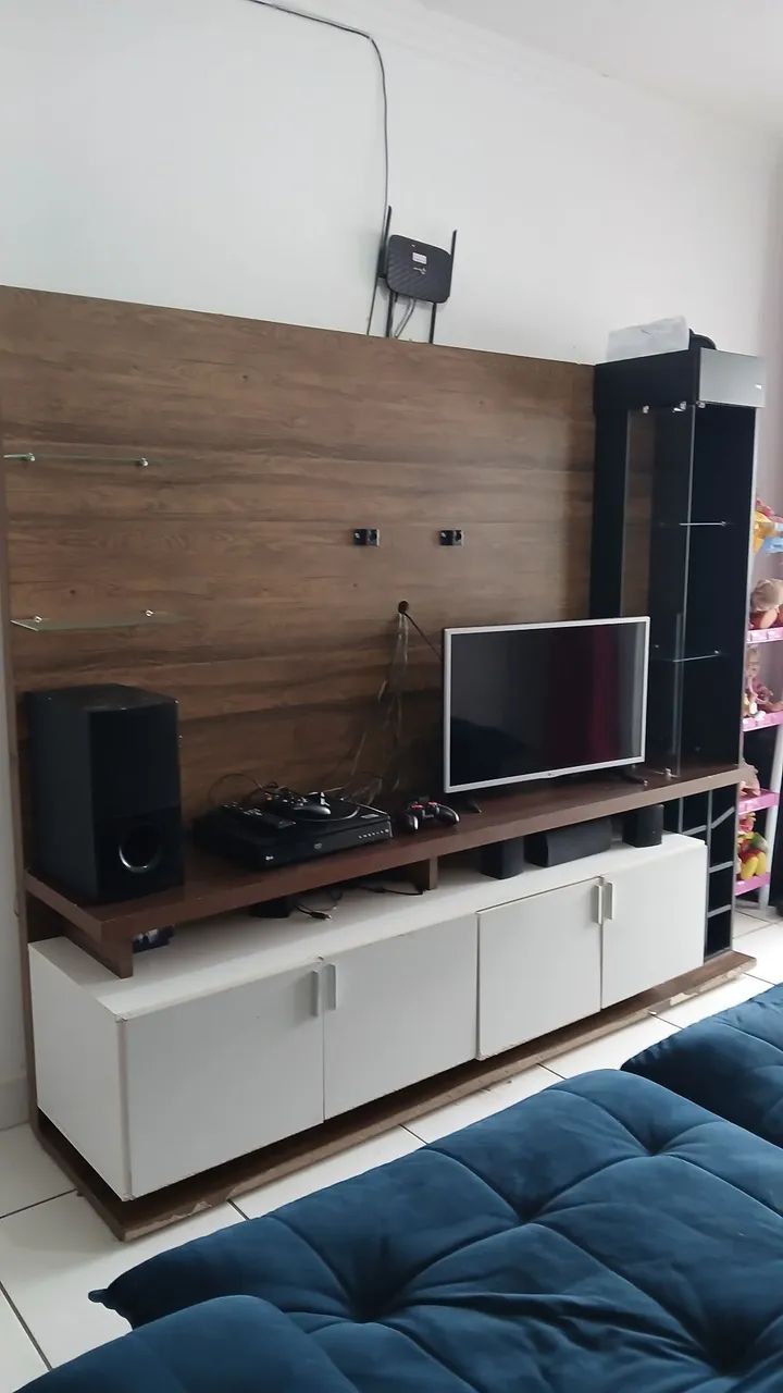 Vendo sofá e rack 