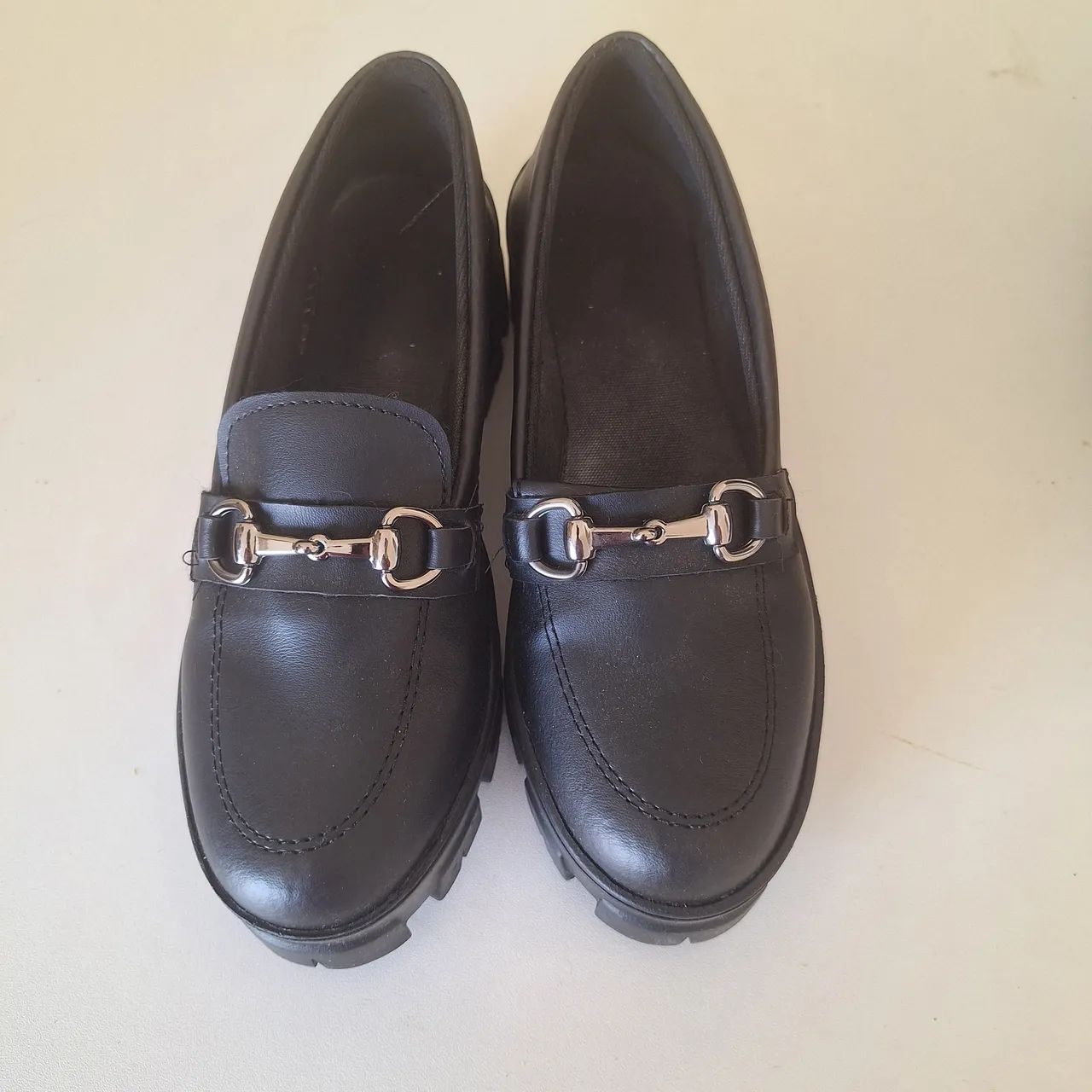 Mocassim Oxford tratorado com fivela 