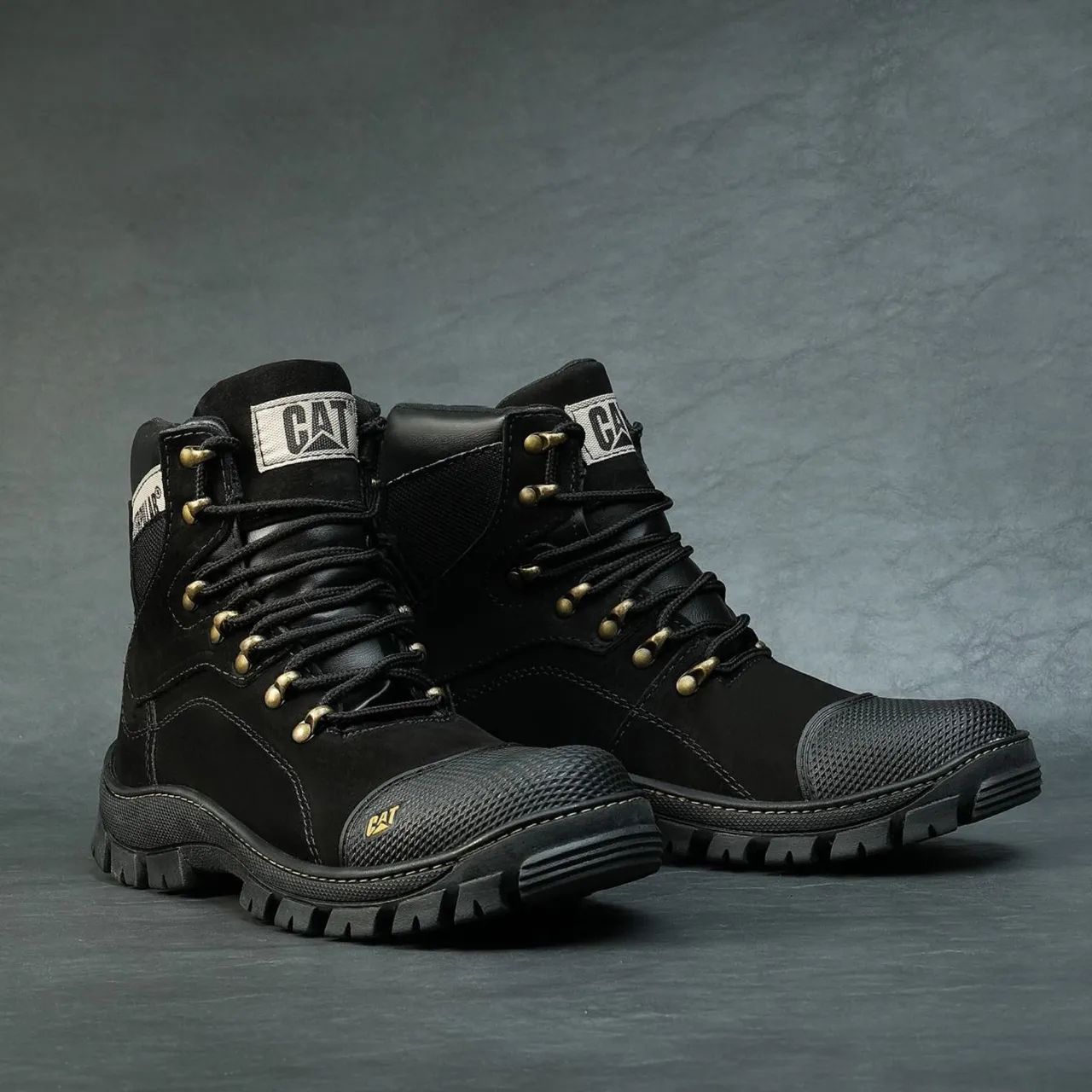 Bota Caterpillar couro legítimo 