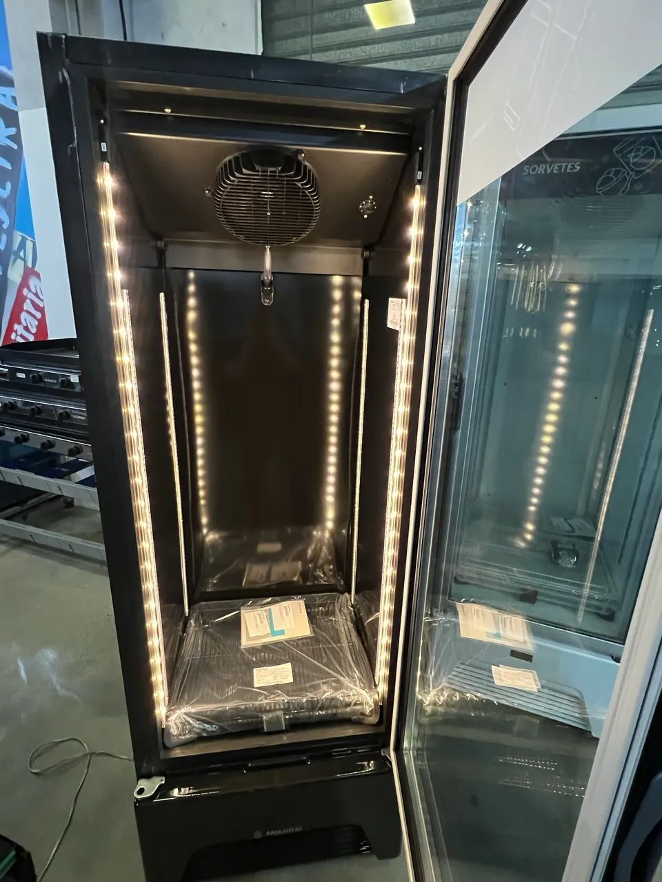 Refrigerador expositor total black Metalfrio - pronta entrega  - Foto 2
