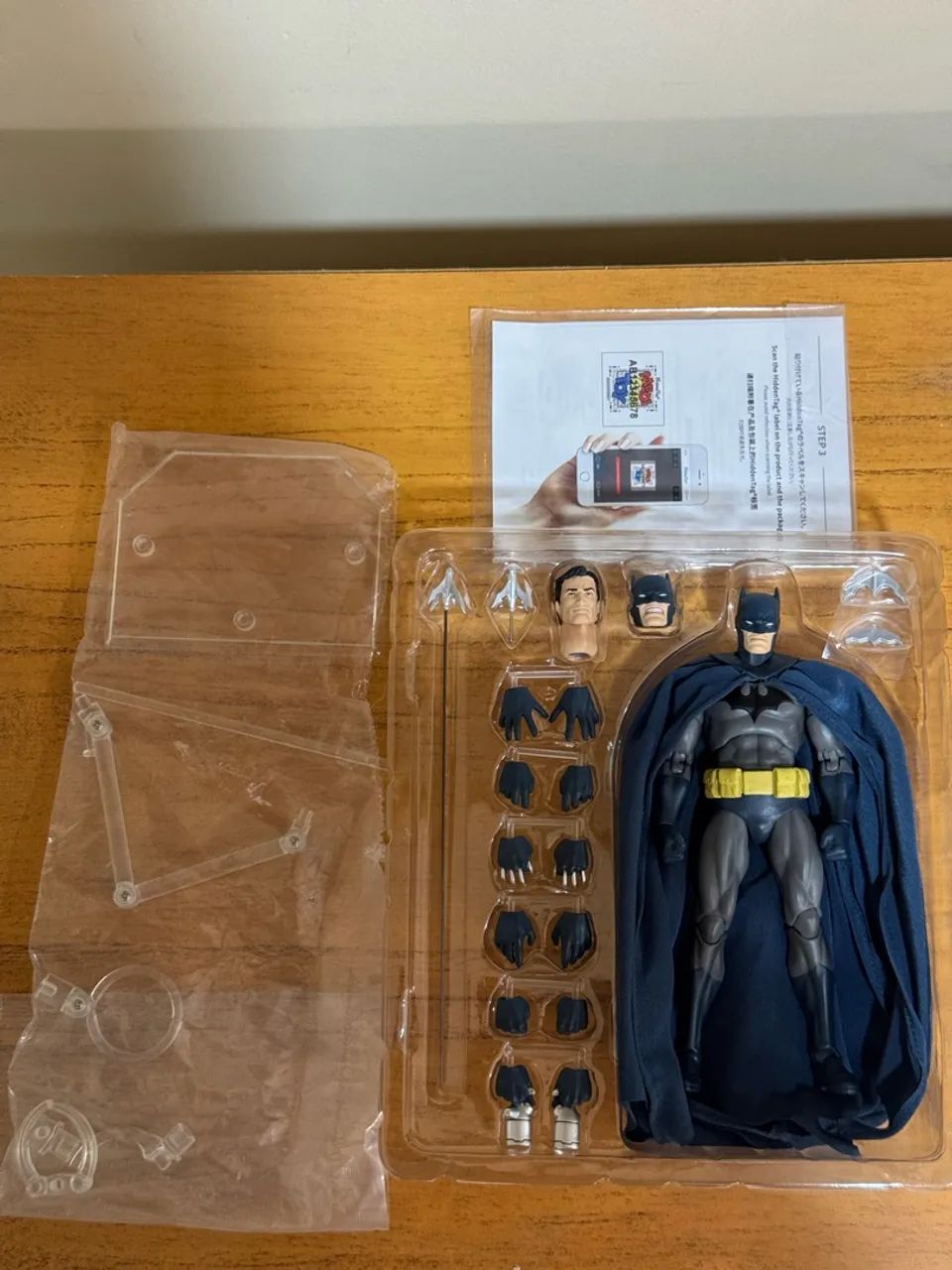 BATMAN HUSH AZUL MAFEX ORIGINAL  - Foto 3