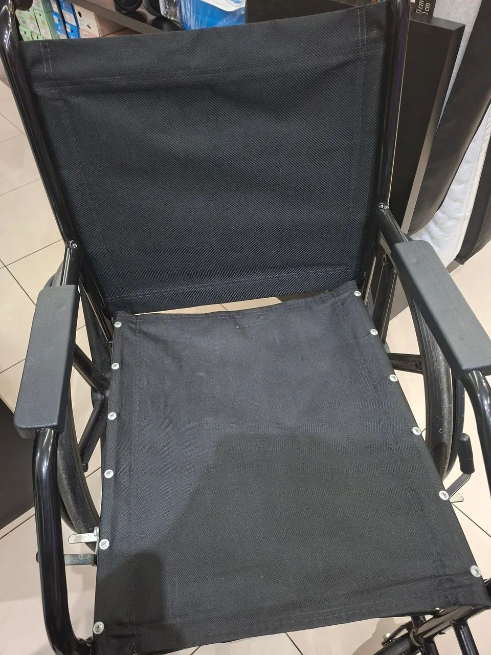 CADEIRA DE RODAS SIMPLES - Foto 4