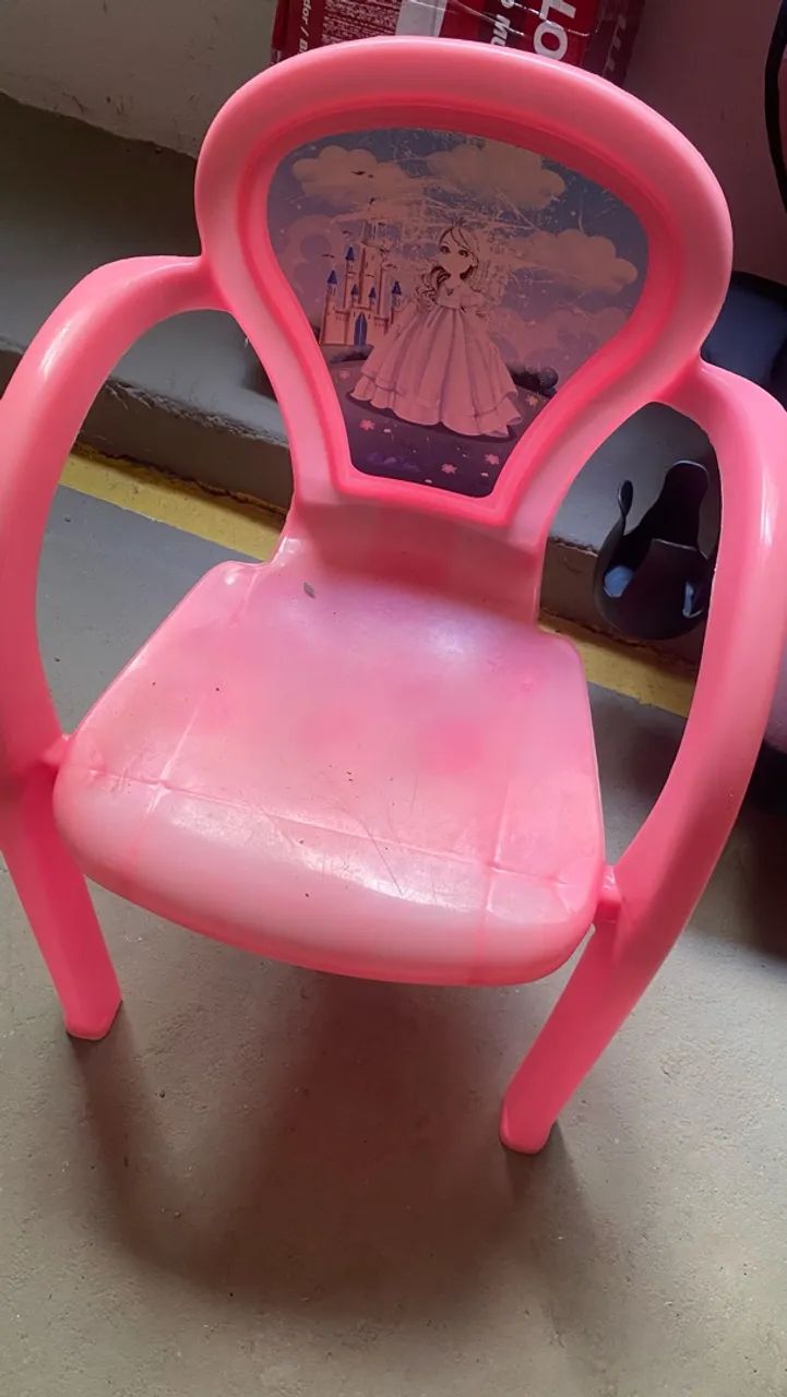 Cadeira de Plastico Menina