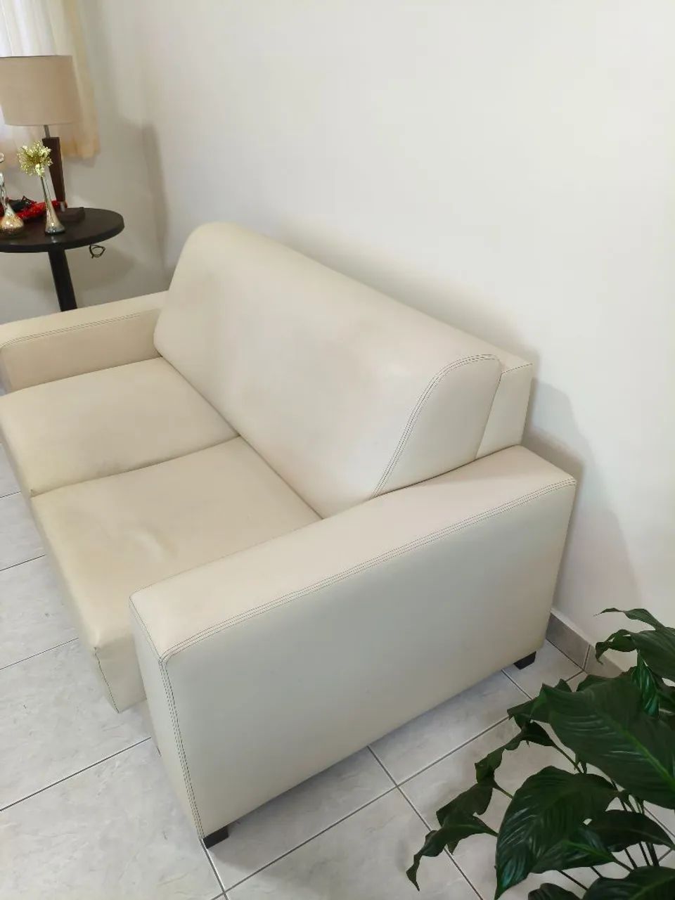 Sofá de couro retrátil 2 lugares - Foto 2