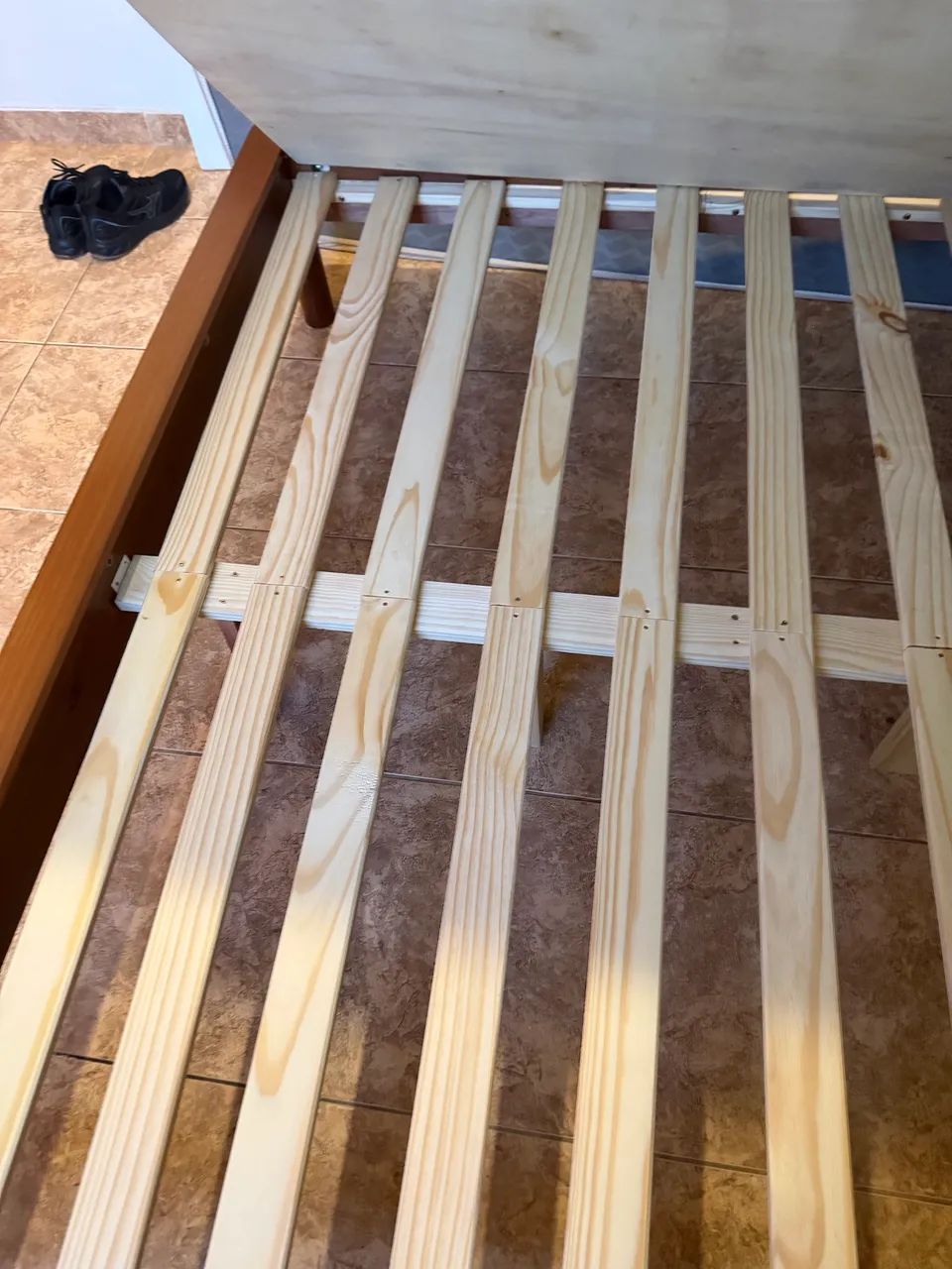 Base de cama madeira com colchão Quenn - Foto 3
