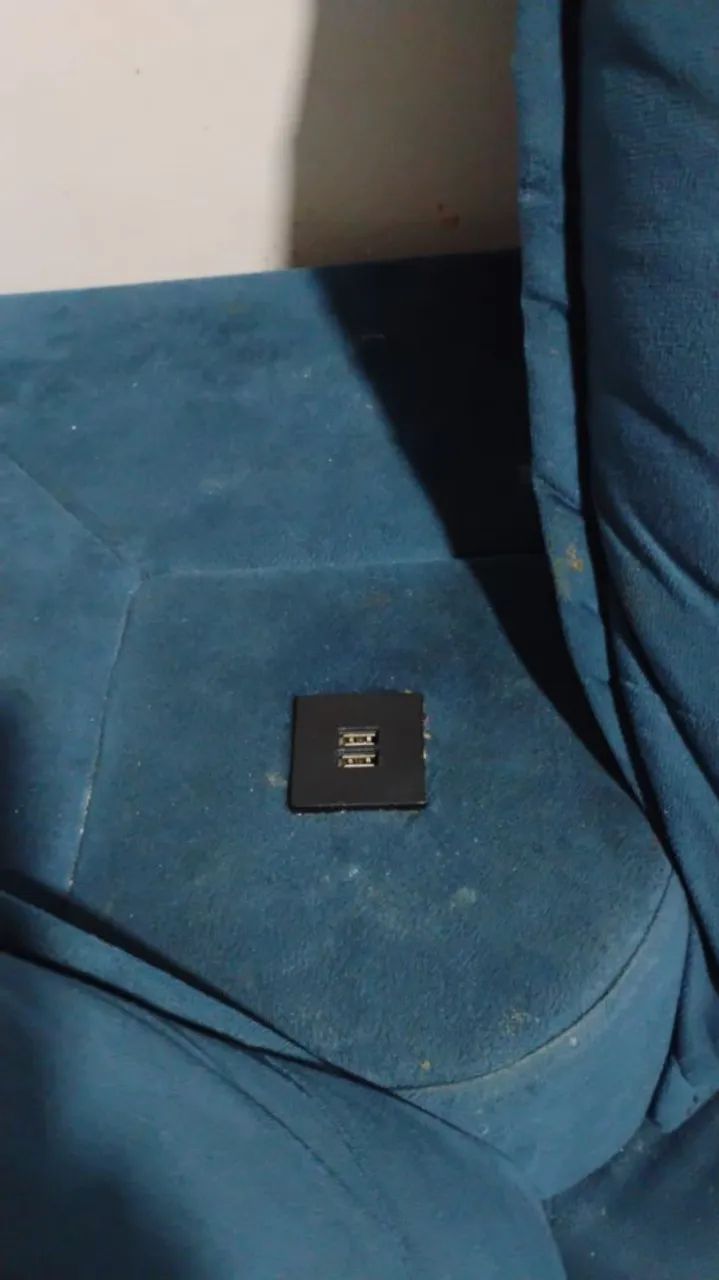 SOFÁ COM CAREGADOR USB - Foto 2