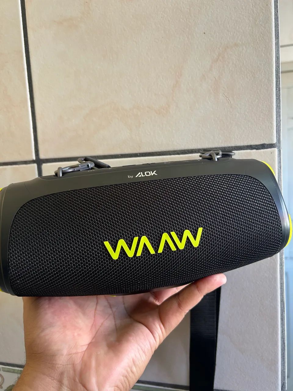 Caixa de som original waaw BY  