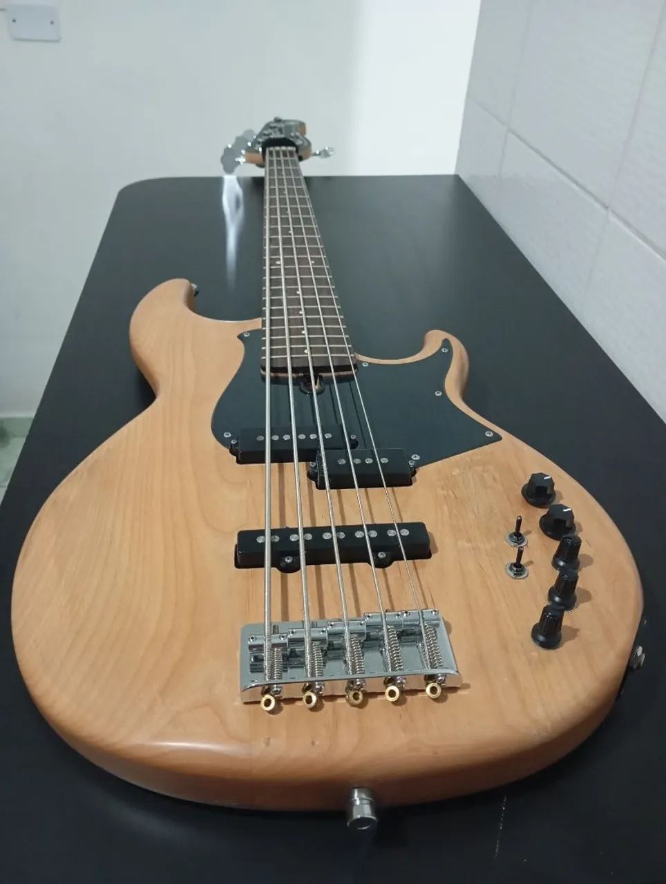Contra baixo Yamaha BB 235 com TB TECH DELTA - Instrumentos